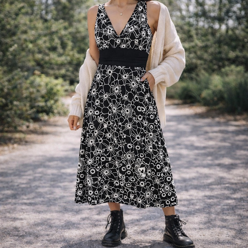 Maggie London Black White Floral Midi Dress Sz 12 Y2K 90s Whimsigoth Fit & Flare